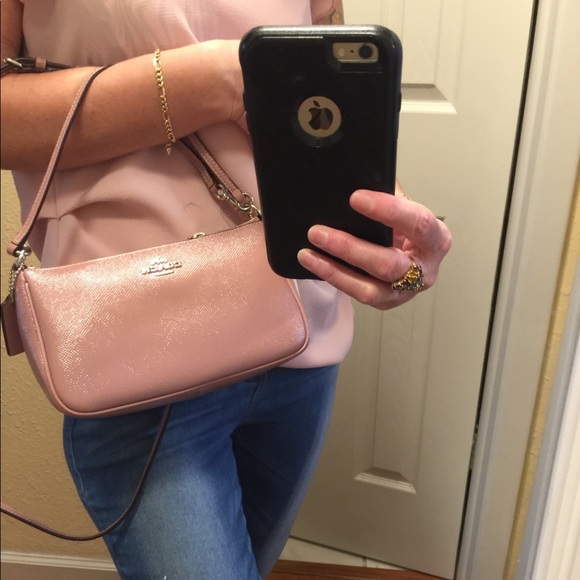 🌸SOLD 🌸NWT TOP HANDEL POUCH 🛍🌸 - Picture 6 of 8